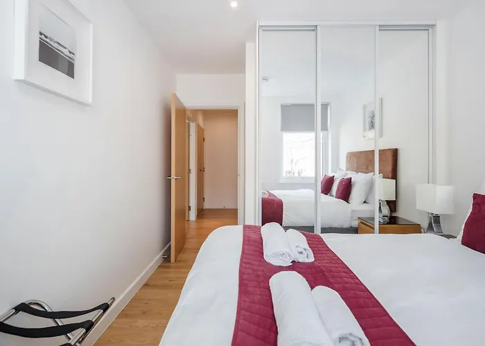 Roomspace Serviced Apartments - Swan House