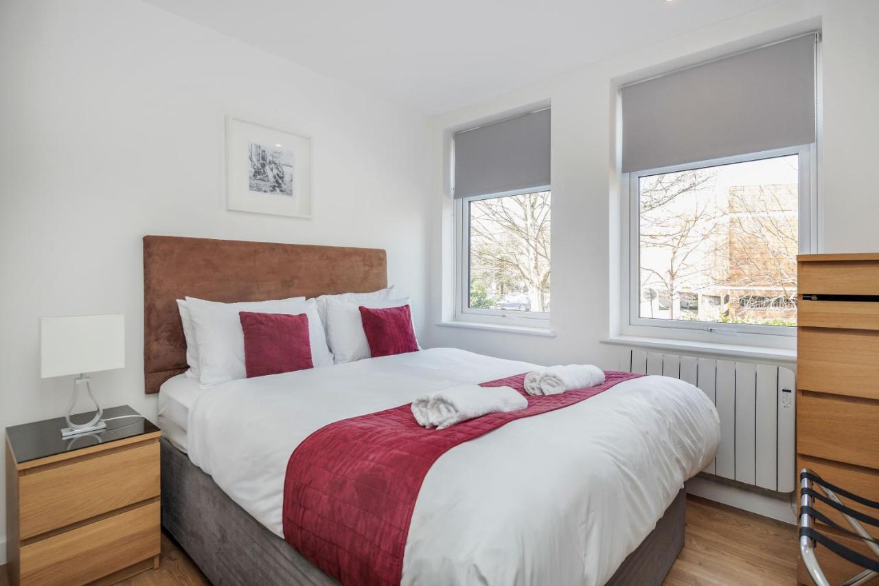 Apartment Roomspace Serviced - Swan House Leatherhead